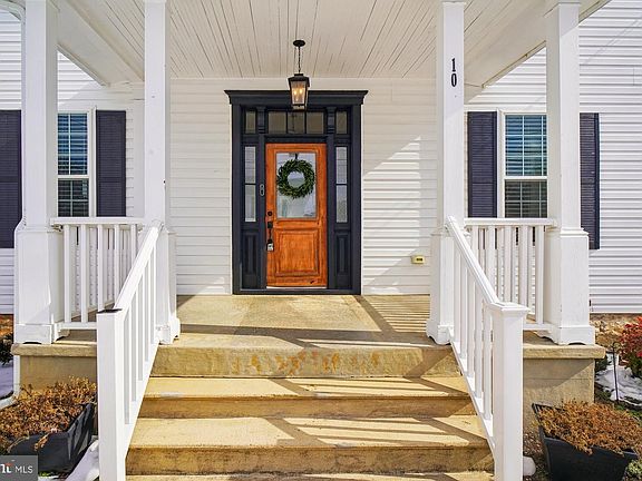 2nd image of 10 Main St