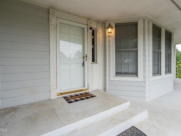 2nd image of 5404 Stoneoak Ln