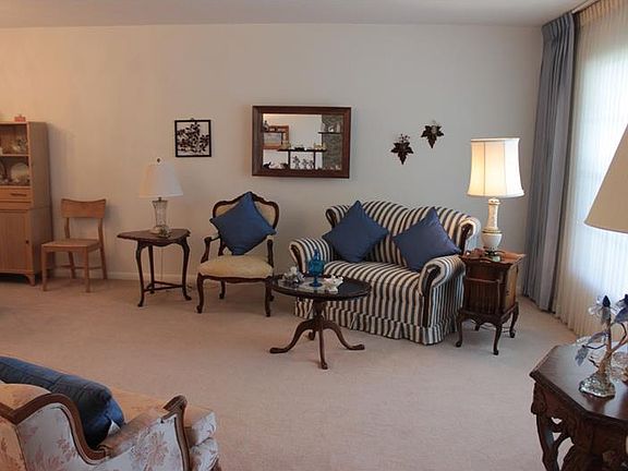 2nd image of 4603 Valley View Dr W