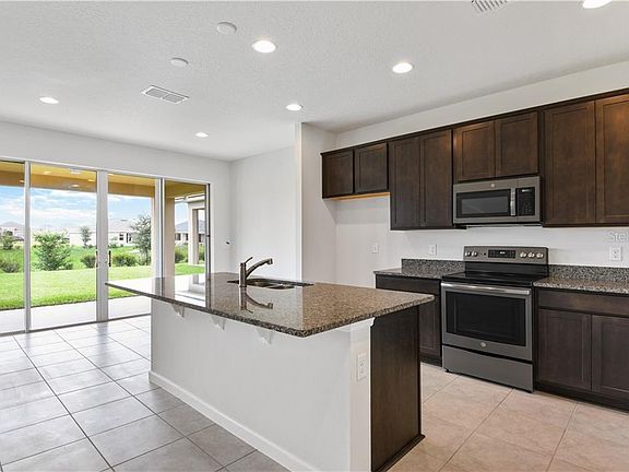 4th image of 733 Meadow Pointe Dr