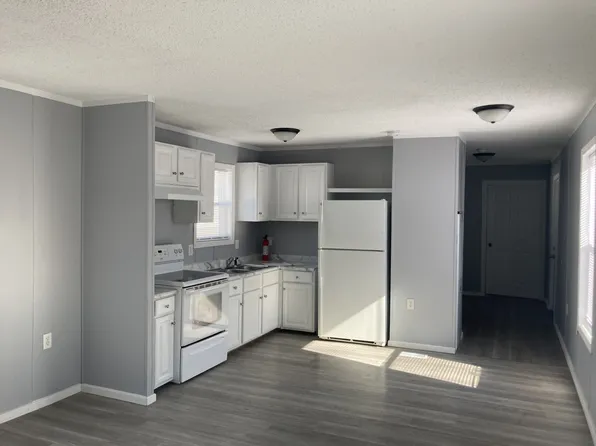 11 Country Elms Est #11, Galesburg, IL 61401