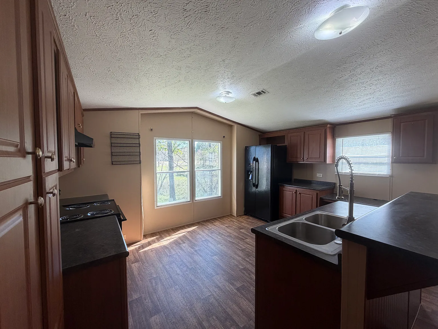 2 bed, 832 sqft, $1,400 — Photo 4