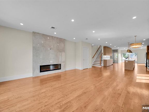 5th image of 686 Probst Ave #B