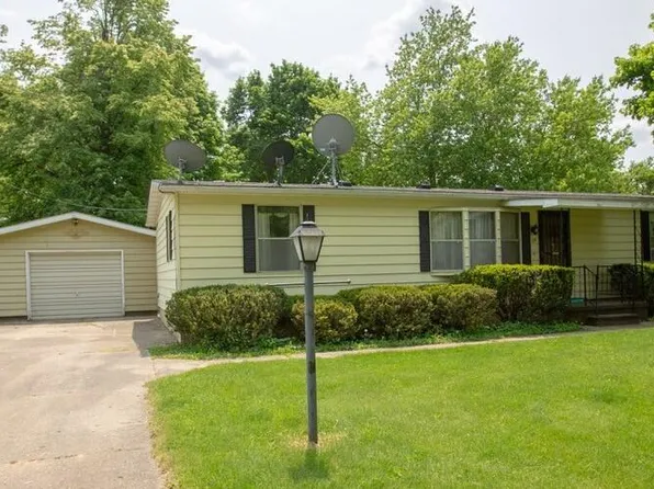 30 W Lynwood Blvd, Hillsdale, MI 49242