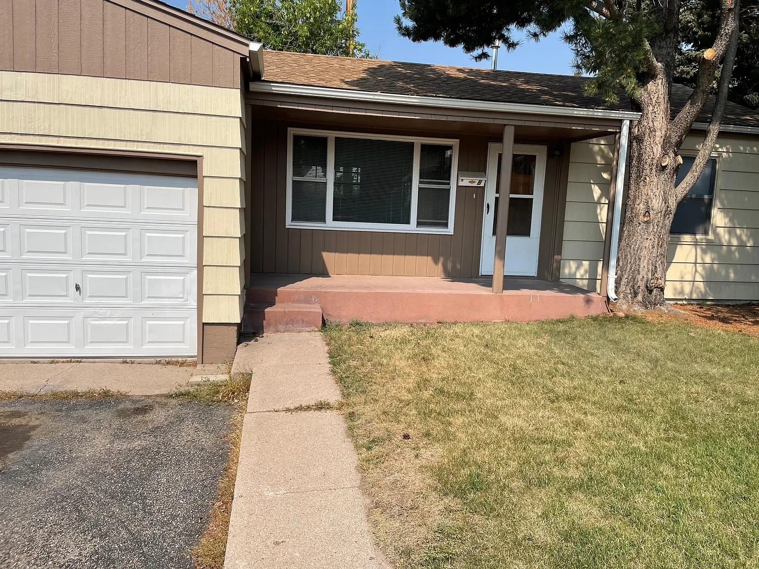 2534 Deming Blvd — Photo 2