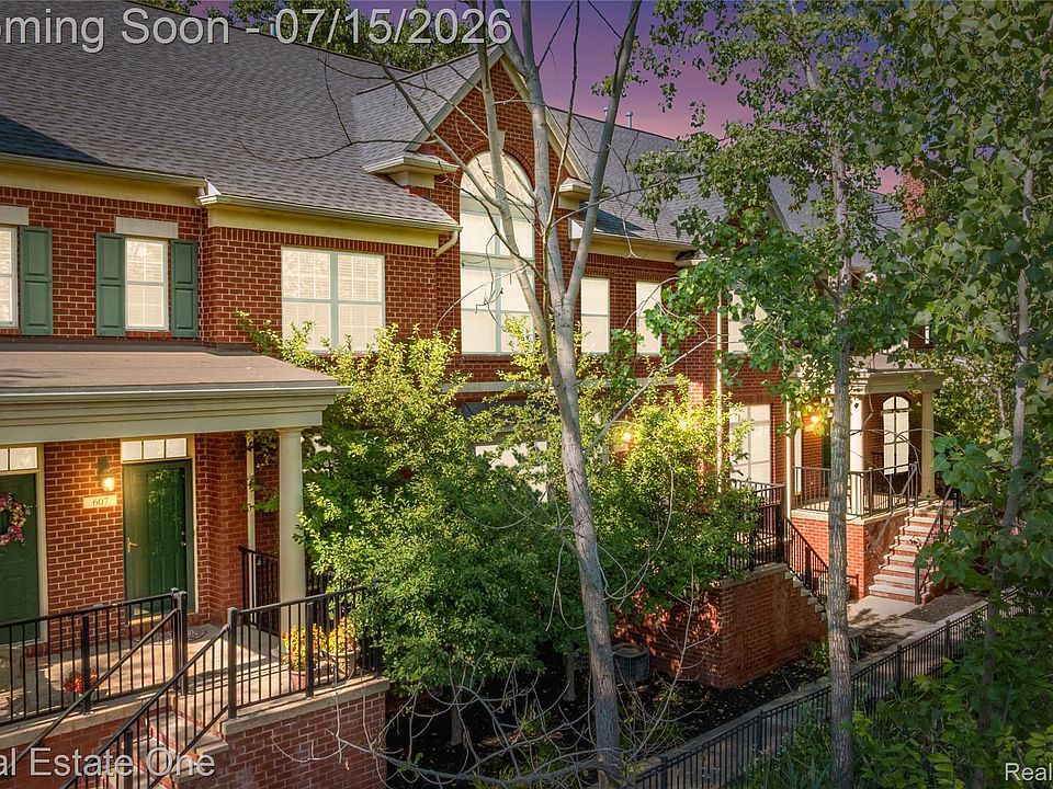 1st image of 609 Village Ln
