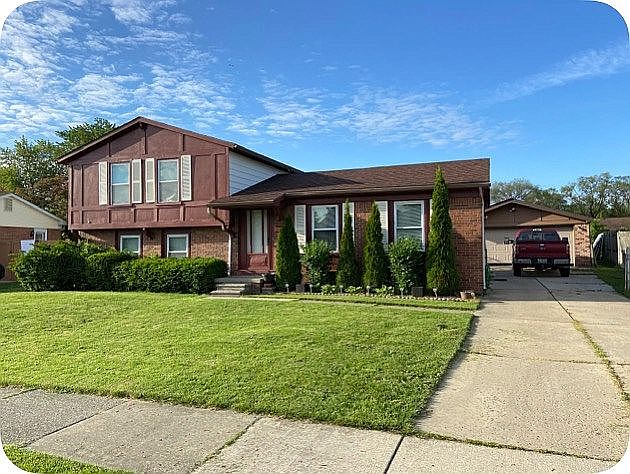 1st image of 22269 Donnelly Ave