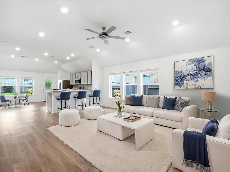 9327 Clearwater Bluff Ln — Photo 2