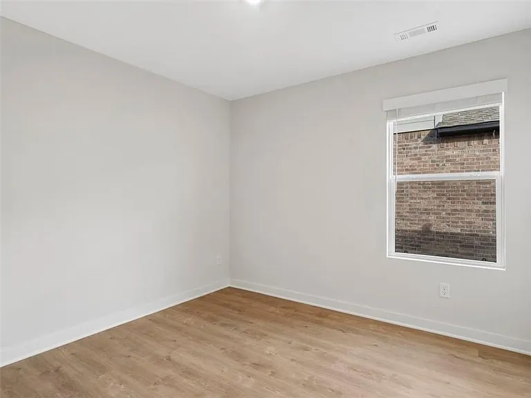 618 S Neon Ave — Photo 16