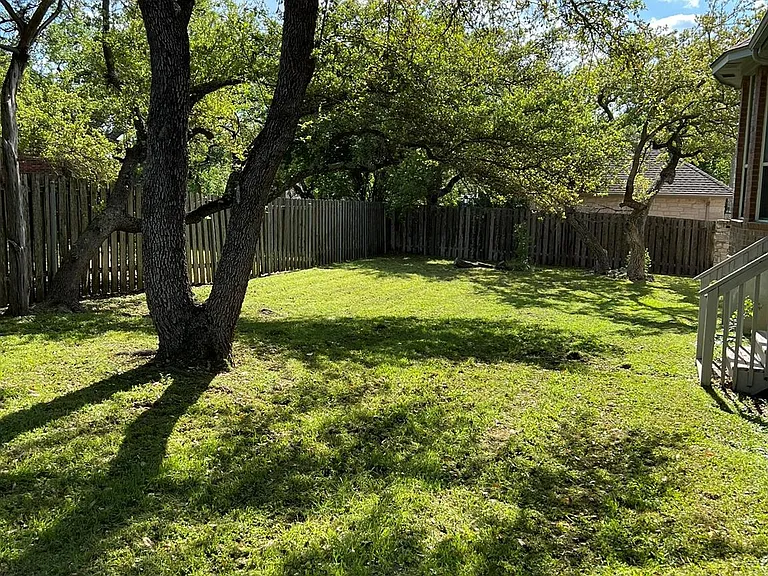 10103 Brightling Ln — Photo 2