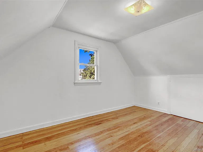 322 Harvard Rd S — Photo 14