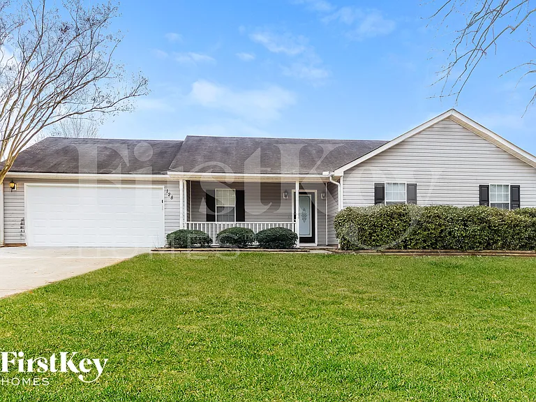 128 Greenleaf Dr — Photo 1