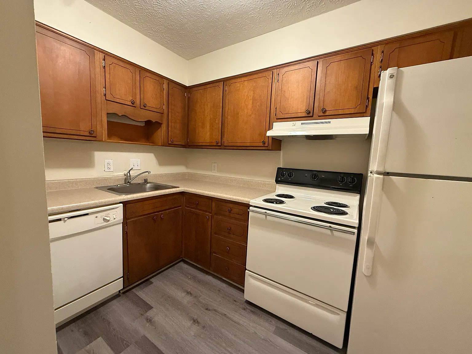 2 bed, $1,095 — Photo 4