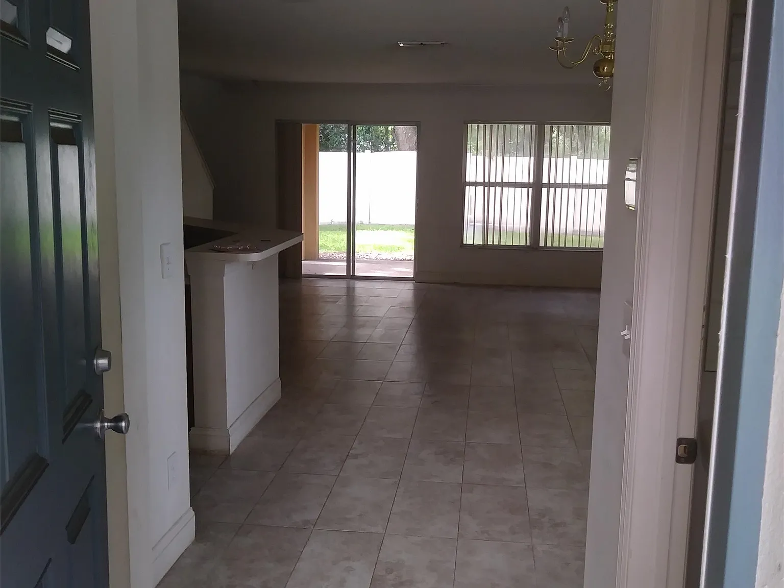 3 bed, 2.5 bath, 1474 sqft, $1,950 — Photo 4