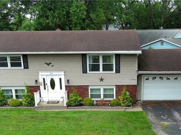 3 Willow Dr, Painted Post, NY 14870