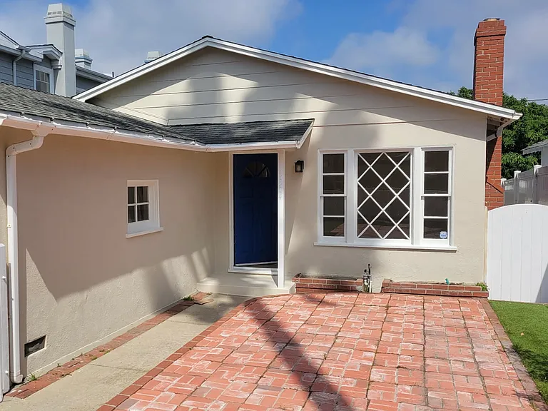 1304 Walnut Ave — Photo 1