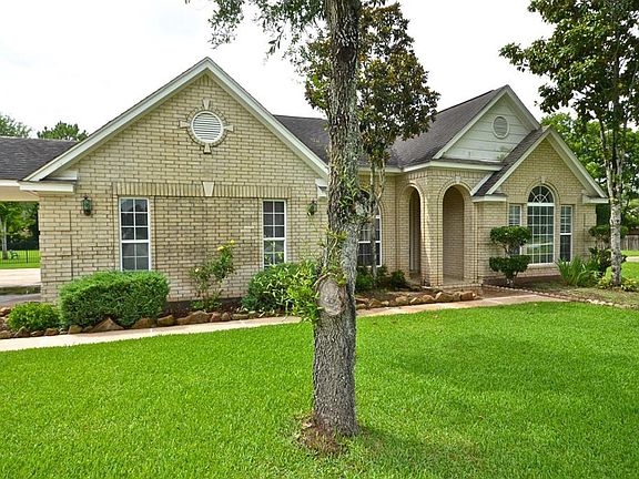 Over 3000 sq ft of living area. Three bedrooms plus study and THREE LIVING AREAS.