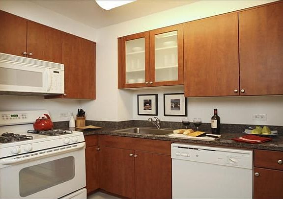 5th image of 600 Washington St Frnt 2