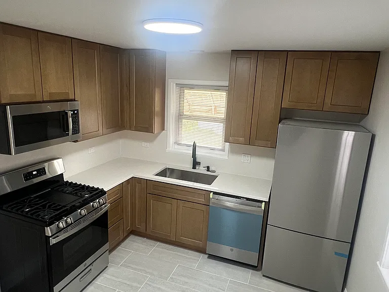 6215 S Moody Ave — Photo 7