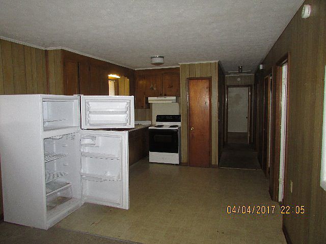 2nd image of 2300 Debbie Dr