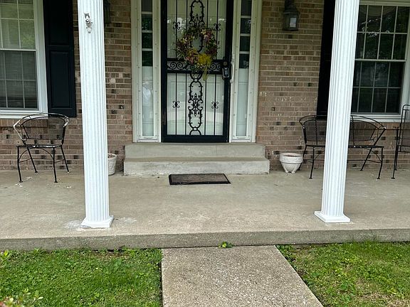 2nd image of 22 Whitebridge Ln
