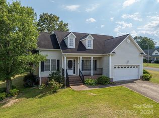 1202 Laurel Woods Dr, Gastonia, NC 28052