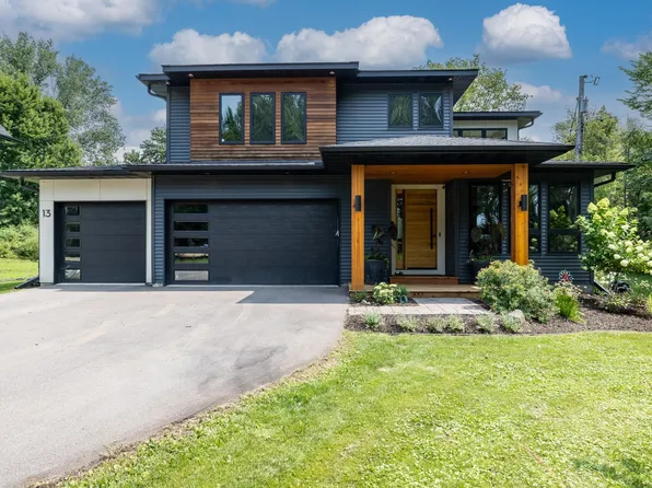 13 Kaiser Ave, Medicine Lake, MN 55441