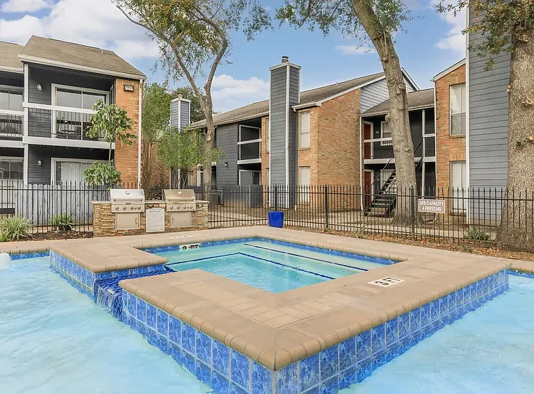 Bridges of Cypress Creek Apartment Homes — Photo 18