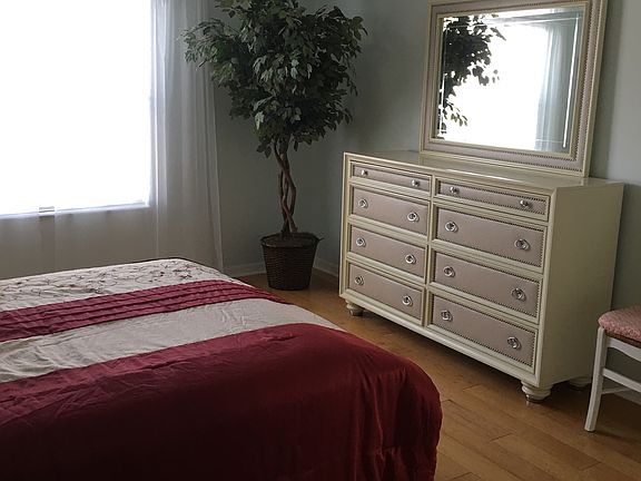 4th image of 2500 Knox Ter