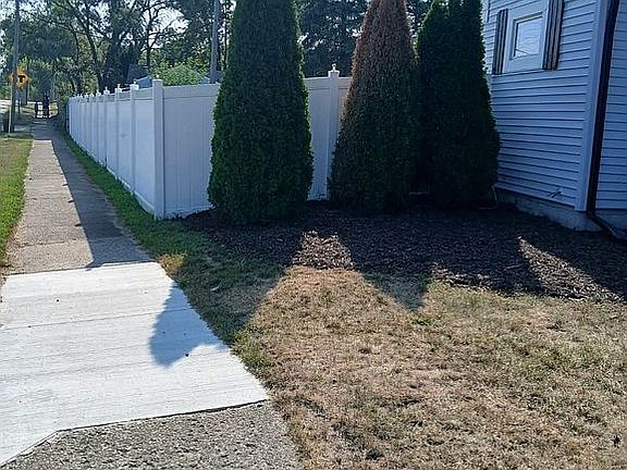 2nd image of 3511 Barry St