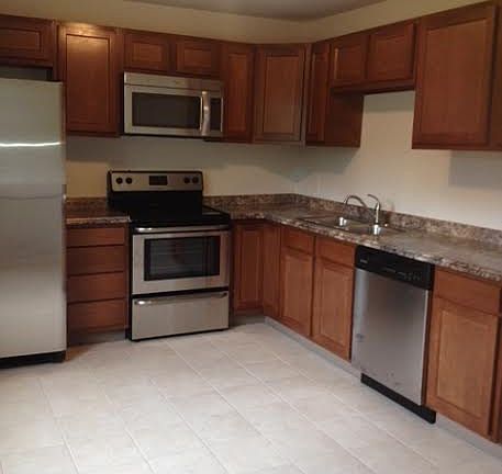 5th image of 127 Old Forge Dr