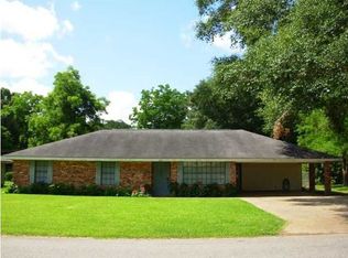942 Chickasaw Dr, Opelousas, LA 70570