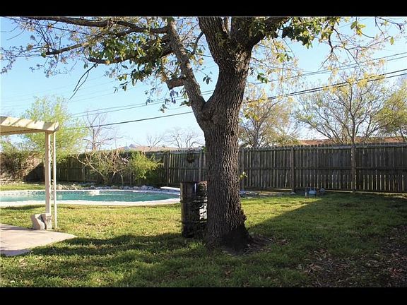 3rd image of 4641 Janssen Dr