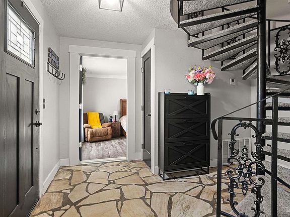 5th image of 5012 Beck Ave