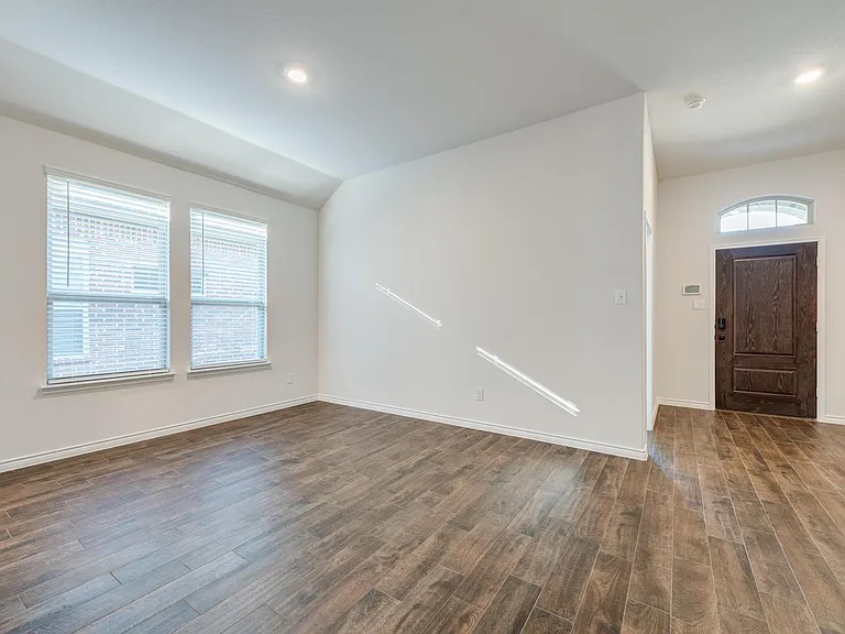 3127 Maverick Dr — Photo 6