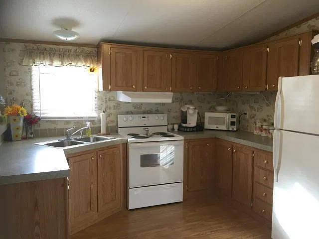 2 bedroom 2 bath Mobile home East Beauregard School — Photo 3