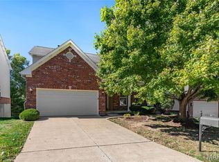 10 Eagle Cove Ln, Saint Charles, MO 63303