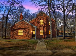 1007 Shady Oaks Dr N, Bridgeport, TX 76426