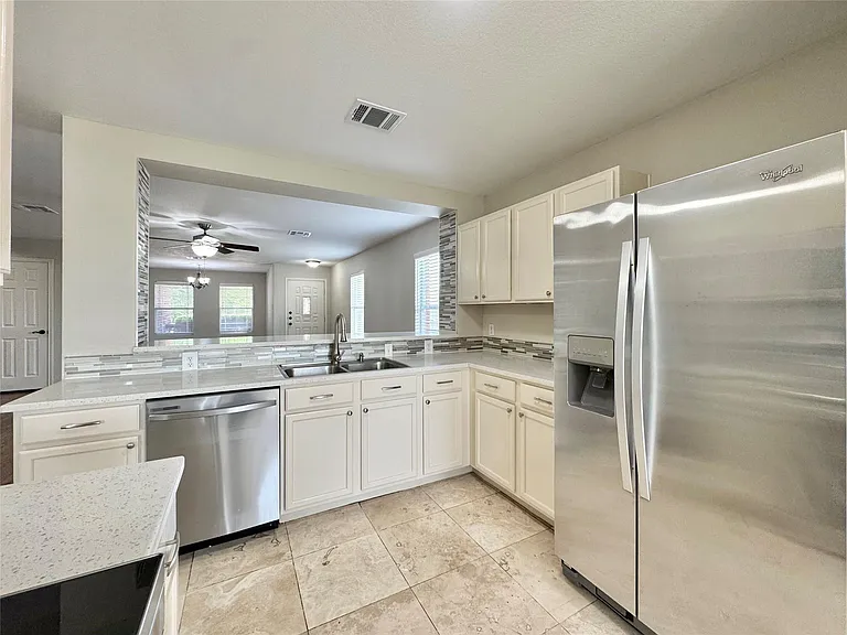 204 Woodley Rd — Photo 7