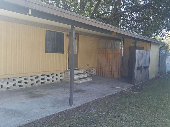 Carport/side view