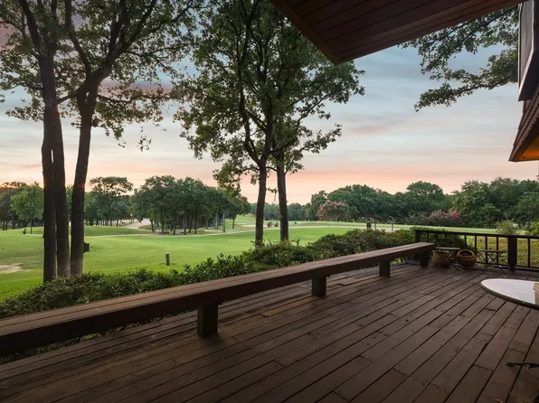 121 Fairway Village Dr, Trophy Club, TX 76262
