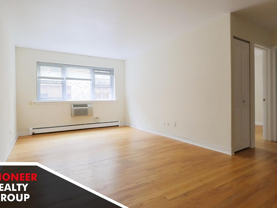 1st image of 620 W Wrightwood Ave #303