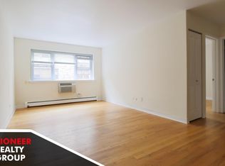 620 W Wrightwood Ave #303, Chicago, IL 60614