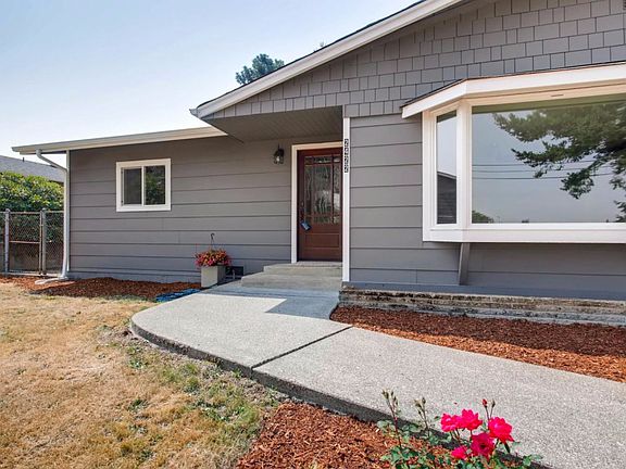 2nd image of 2422 58th Ave NE