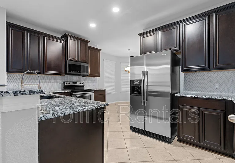 5904 Chuckwagon Cir — Photo 12