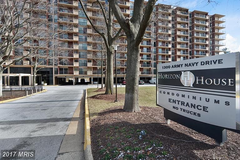 1st image of 1300 Army Navy Dr APT 229