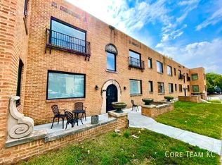 1107 W 45th St #1101-2, Kansas City, MO 64111