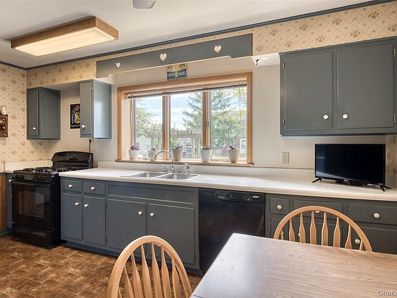 4th image of 704B Patrick Street