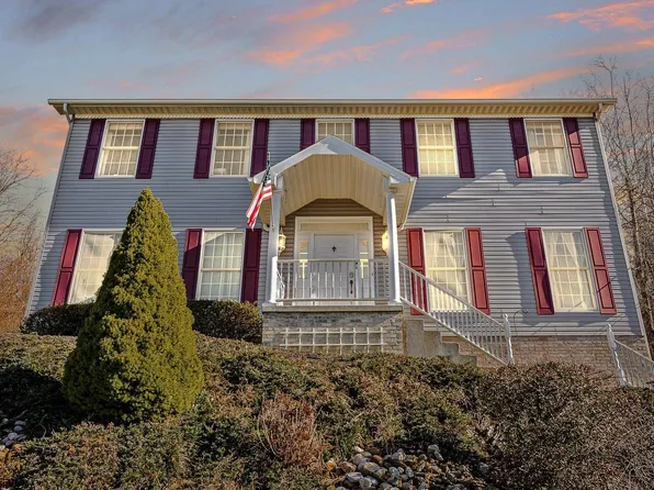 706 Park Side Ln, Morgantown, WV 26501