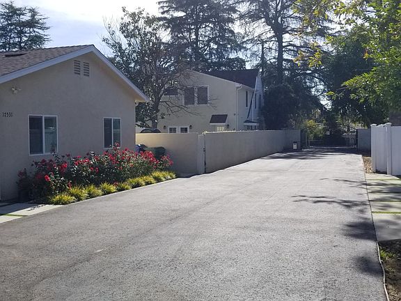 3rd image of 17531 Nordhoff St